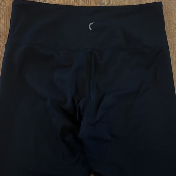 Zyia Active 6-8 Black High Rise Crop Leggings - Picture 8 of 10